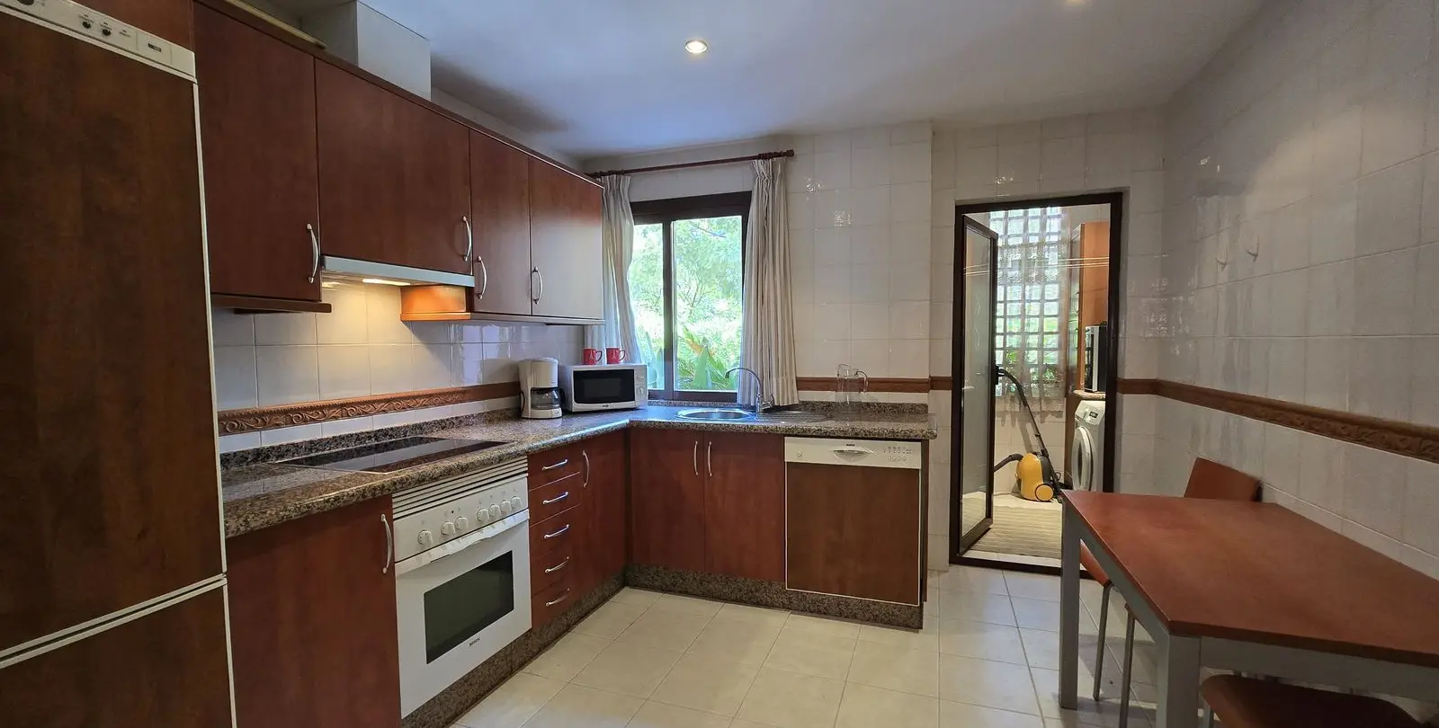 Long-term rent of ground floor apartment in Puerto Banús 20