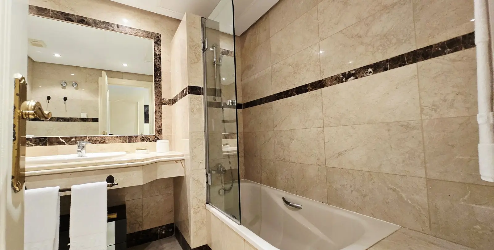 Long-term rent of ground floor apartment in Puerto Banús 25