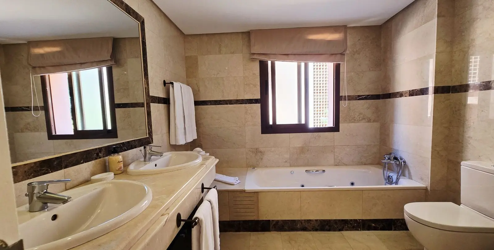 Long-term rent of ground floor apartment in Puerto Banús 30