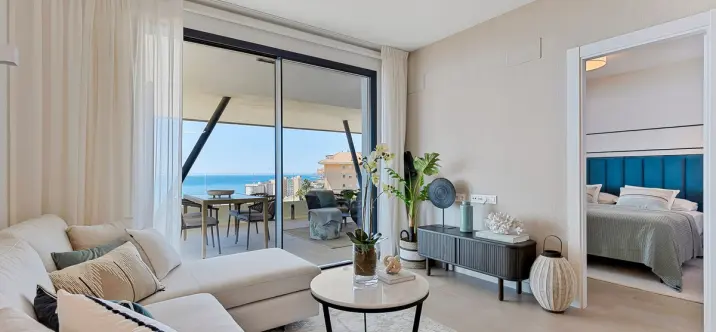 Sale of middle floor apartment in Fuengirola 2