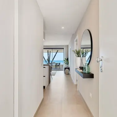 Sale of middle floor apartment in Fuengirola