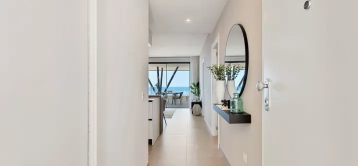 Sale of middle floor apartment in Fuengirola 3