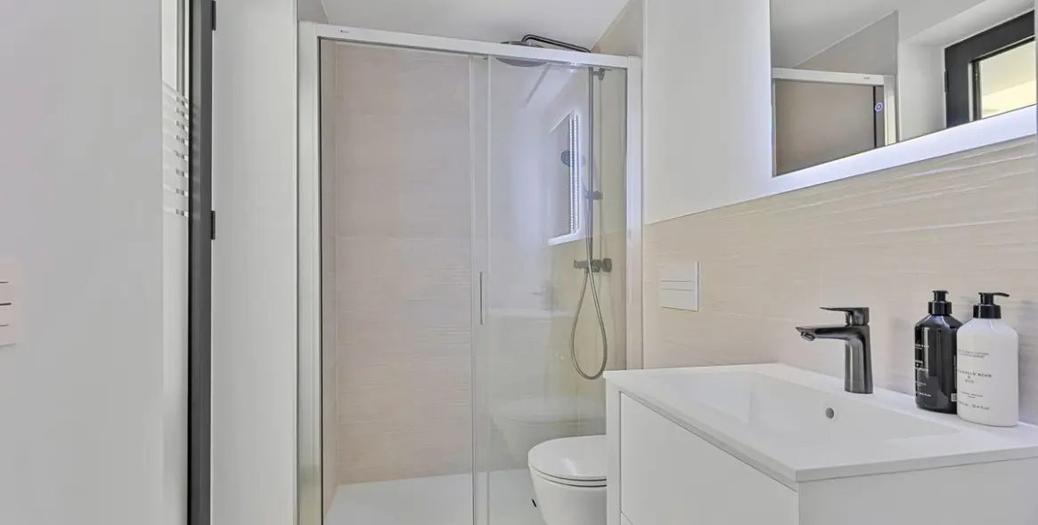Sale of middle floor apartment in Fuengirola 5