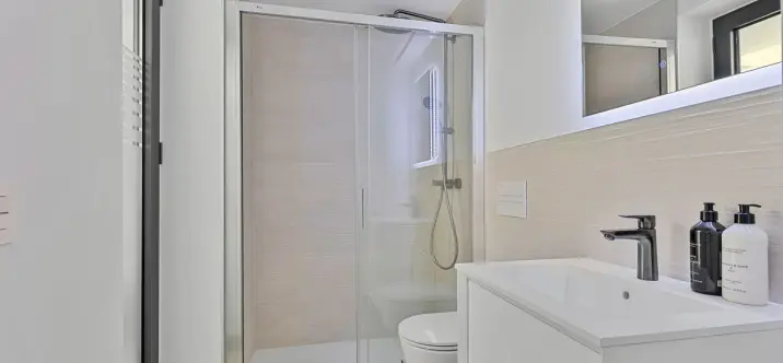 Sale of middle floor apartment in Fuengirola 4