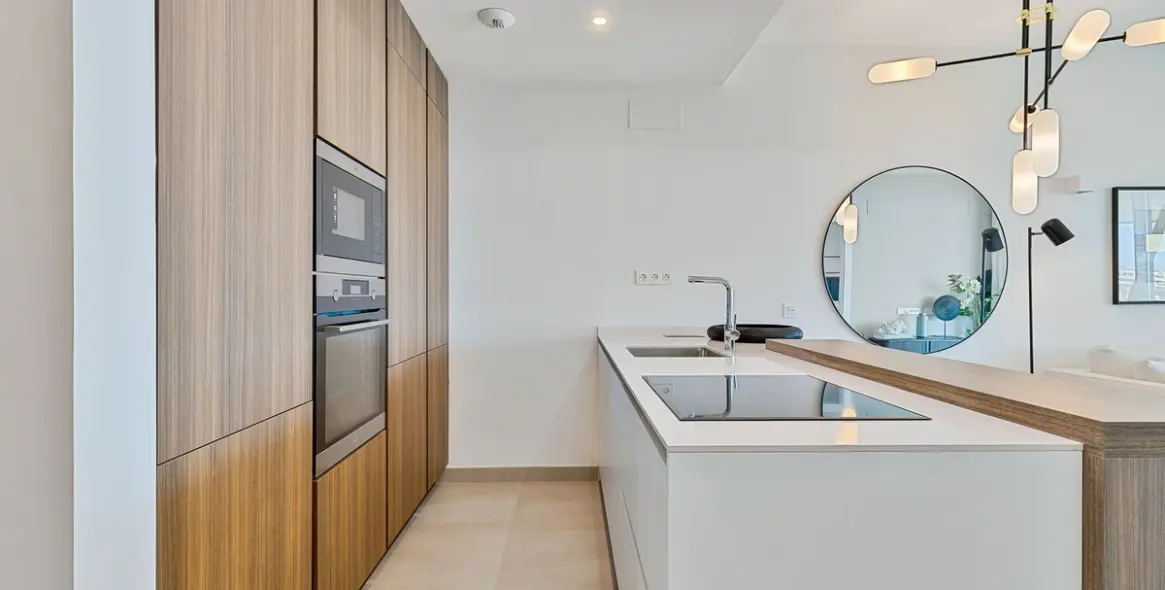 Sale of middle floor apartment in Fuengirola 8
