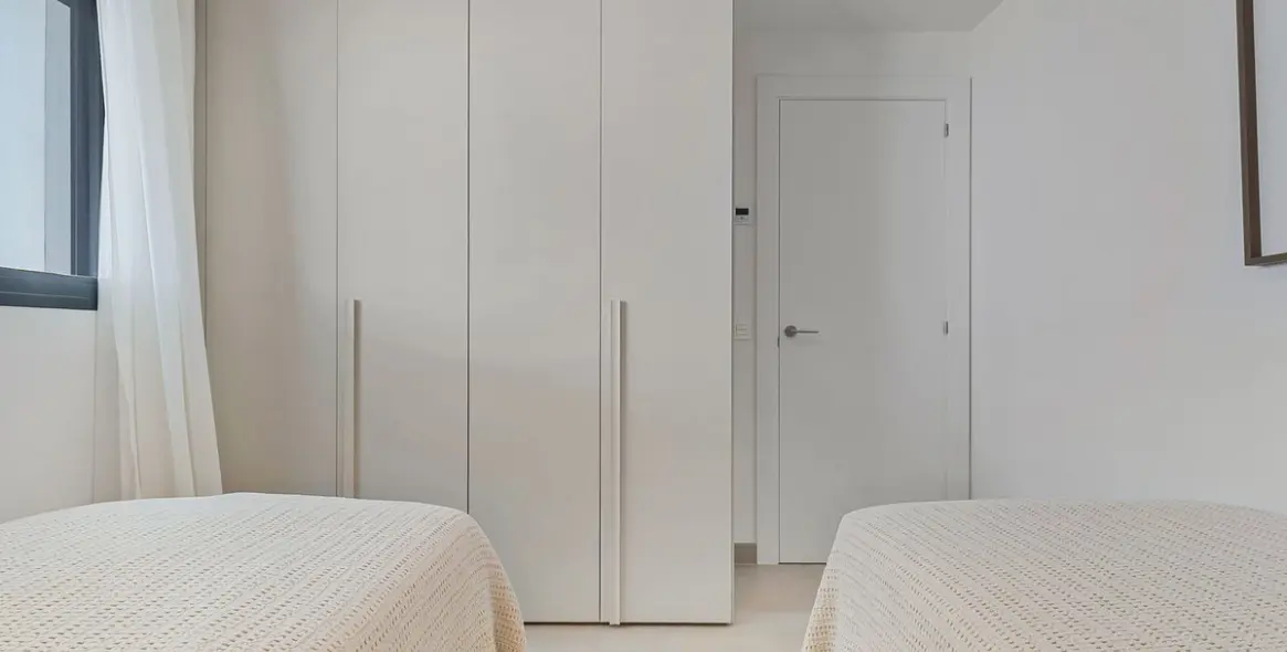 Sale of middle floor apartment in Fuengirola 9