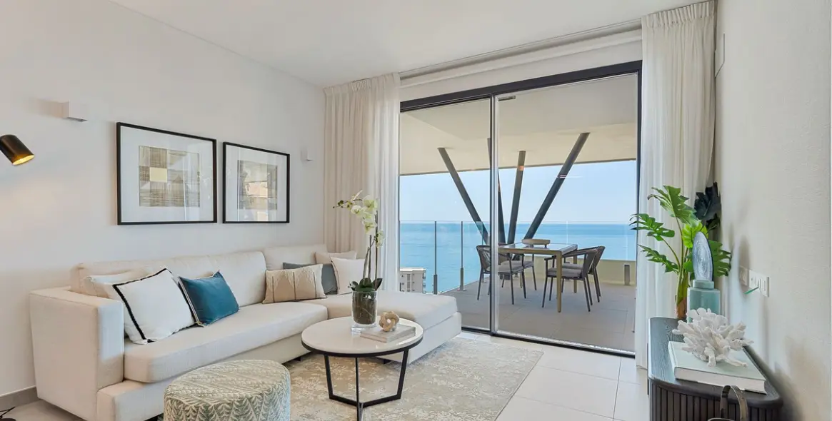 Sale of middle floor apartment in Fuengirola 14