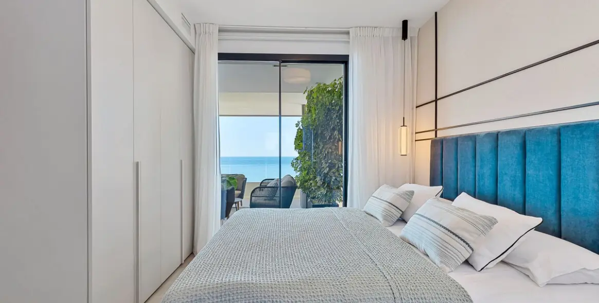 Sale of middle floor apartment in Fuengirola 15
