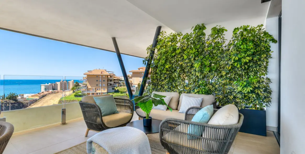 Sale of middle floor apartment in Fuengirola 23