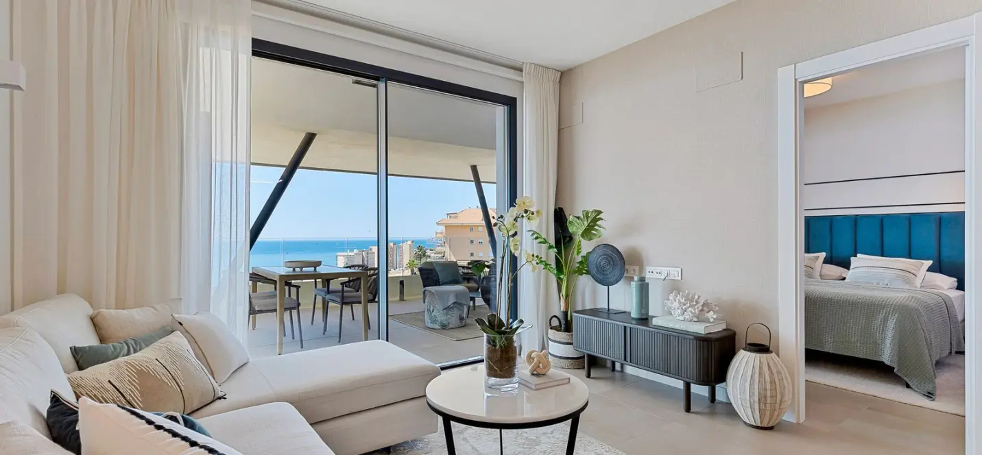 Sale of middle floor apartment in Fuengirola 2