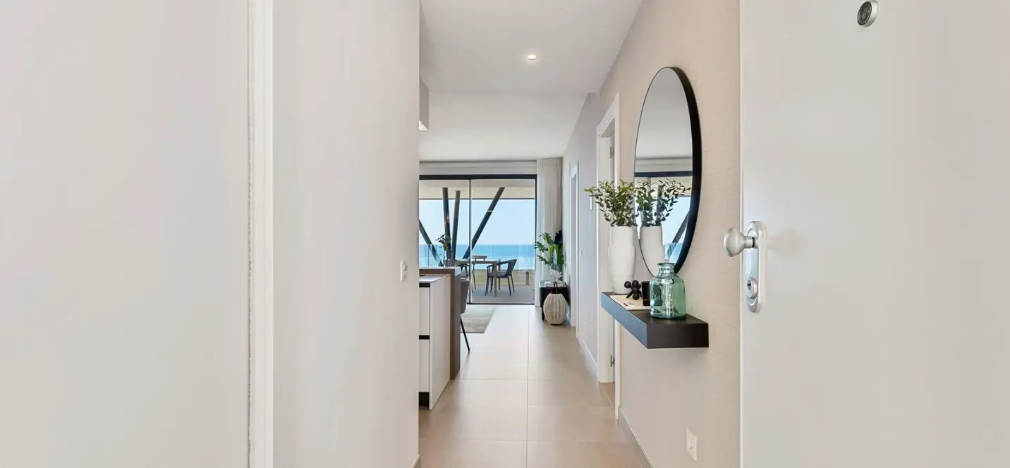 Sale of middle floor apartment in Fuengirola 3