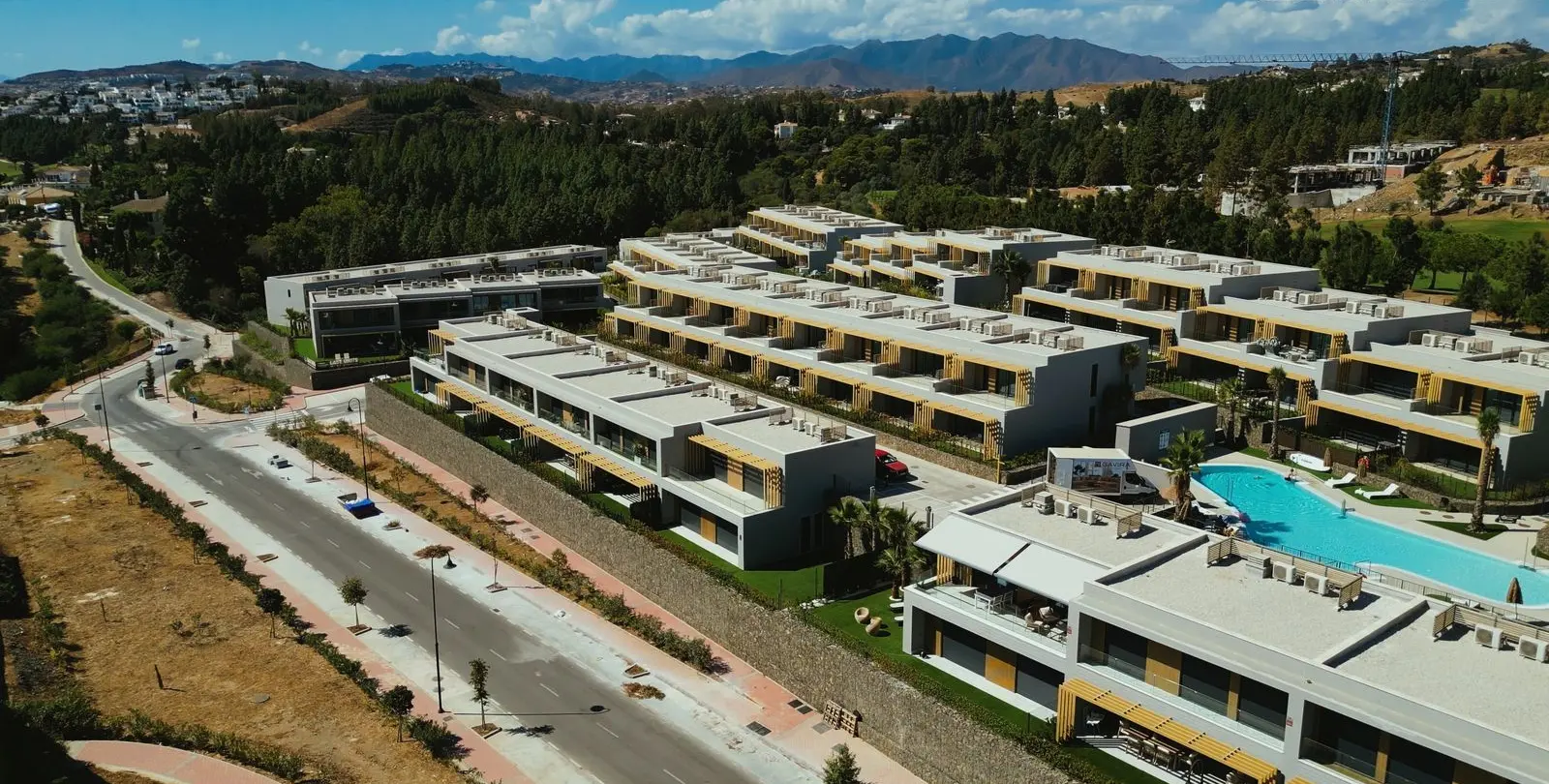Sale of townhouse in El Chaparral 2