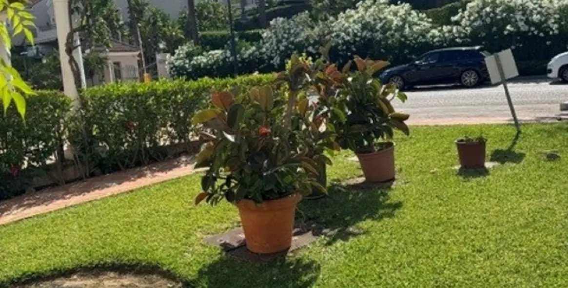 Sale of townhouse in El Paraiso 16