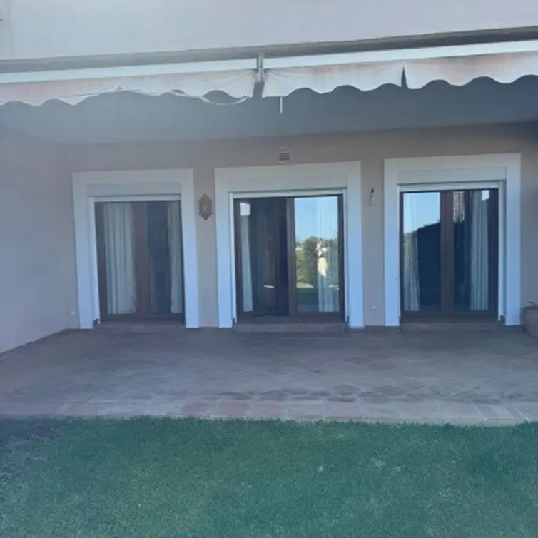 Sale of townhouse in El Paraiso
