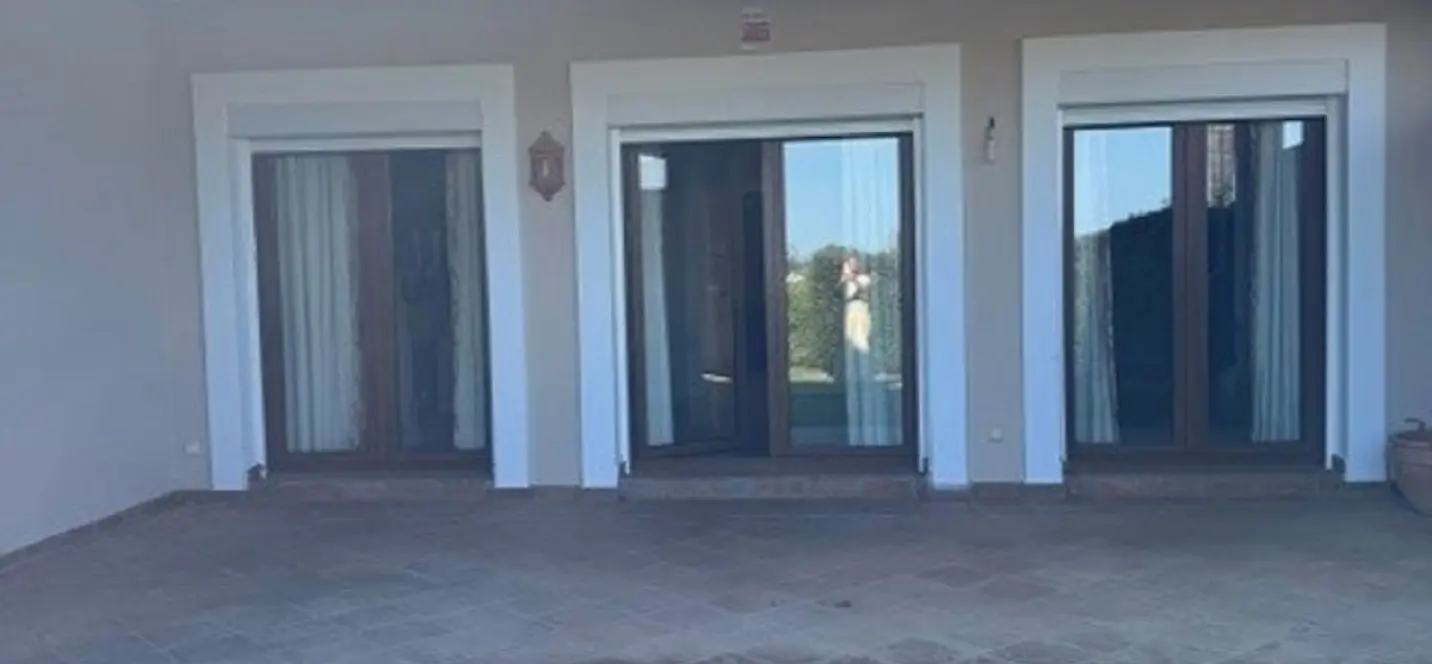 Sale of townhouse in El Paraiso 4