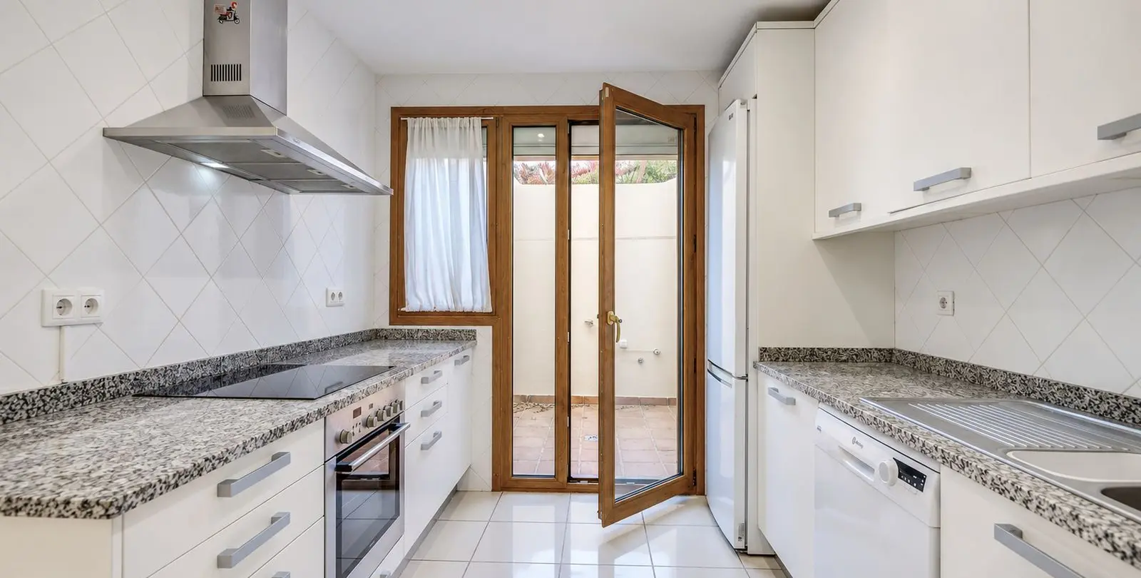 Продажа таунхауса в El Paraiso 21