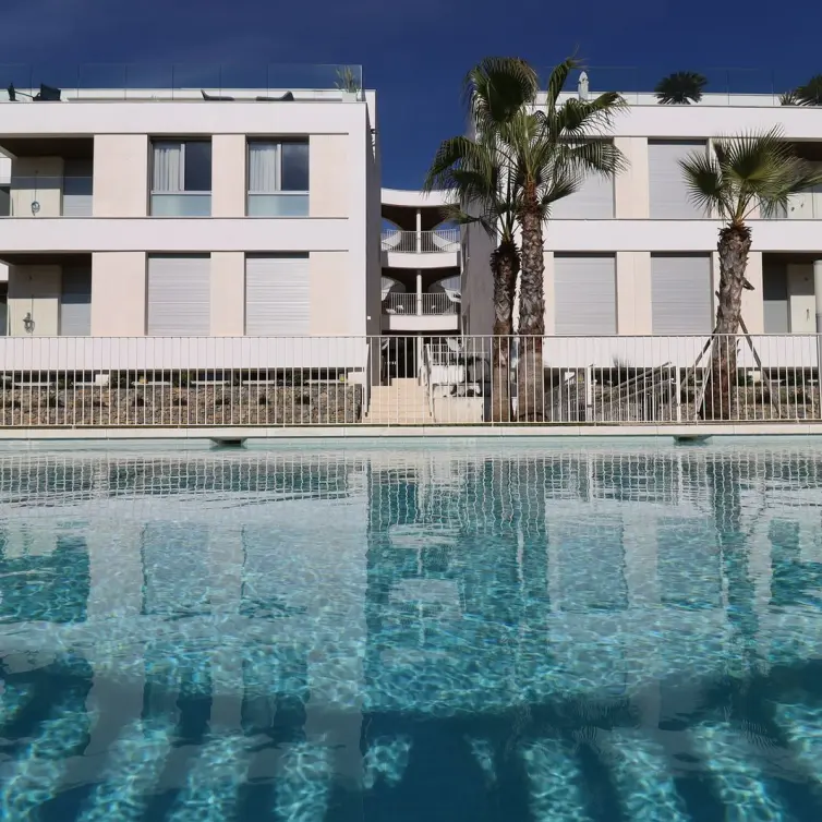 Продажа апартаментов на первом этаже в Elviria