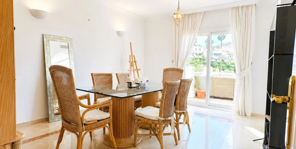 Sale of detached villa in Calahonda 16
