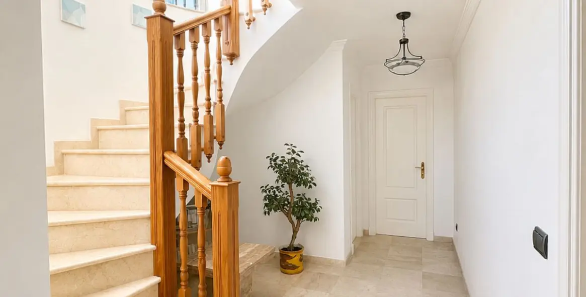 Sale of detached villa in Calahonda 19