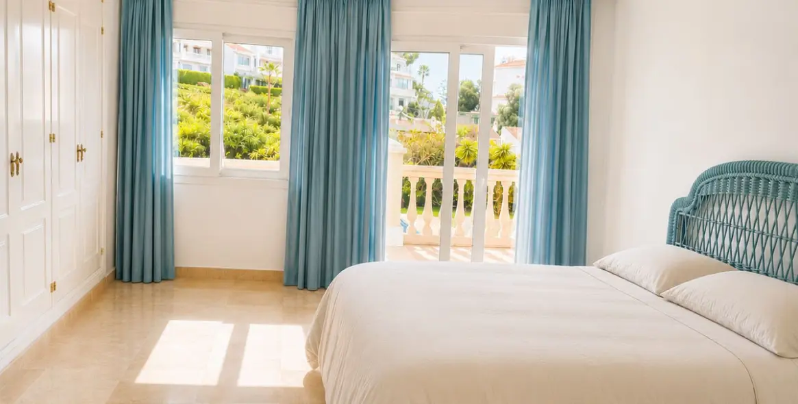 Sale of detached villa in Calahonda 22