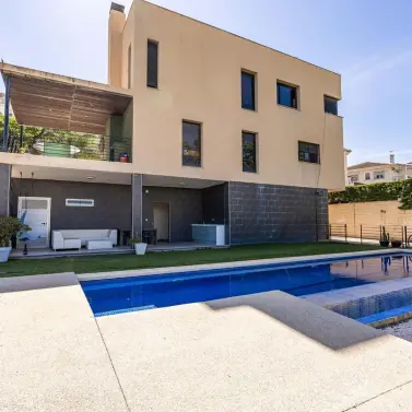 Продажа  отдельно стоящей виллы в Mijas Costa