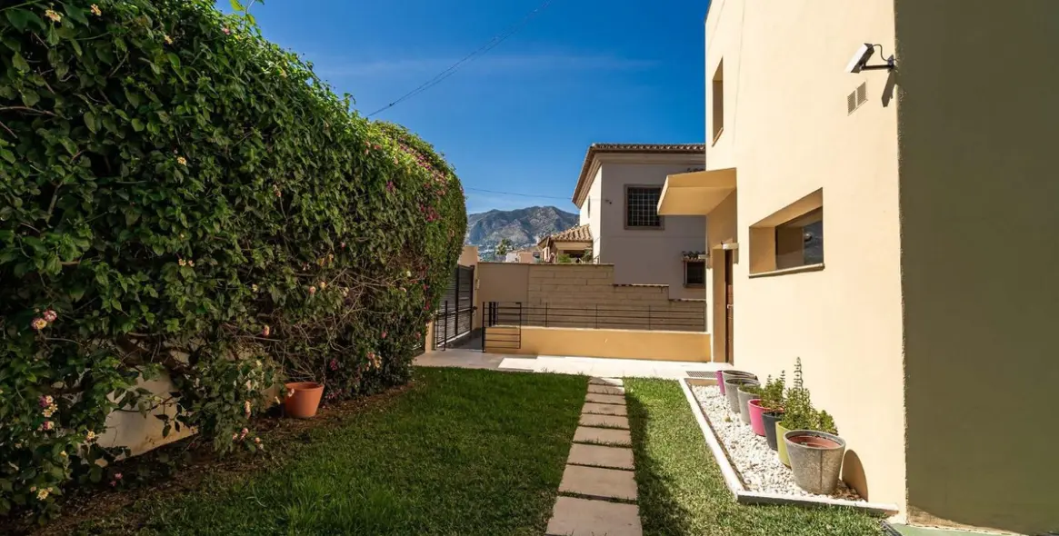 Продажа  отдельно стоящей виллы в Mijas Costa 6