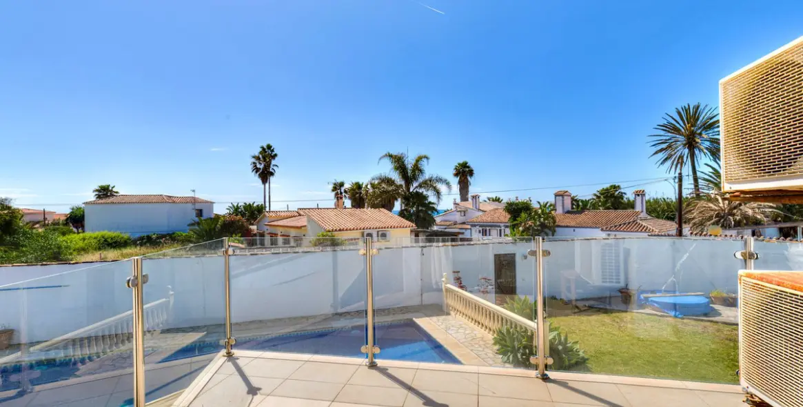 Venta de villa independiente en Estepona 2