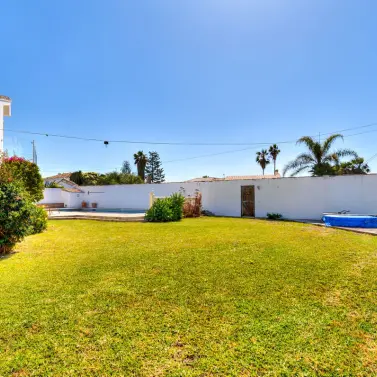 Venta de villa independiente en Estepona