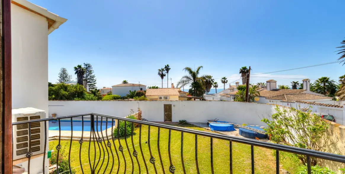 Venta de villa independiente en Estepona 4