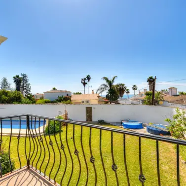 Venta de villa independiente en Estepona