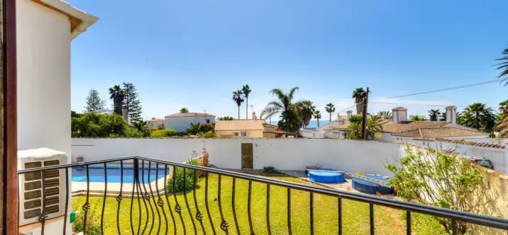 Venta de villa independiente en Estepona 3