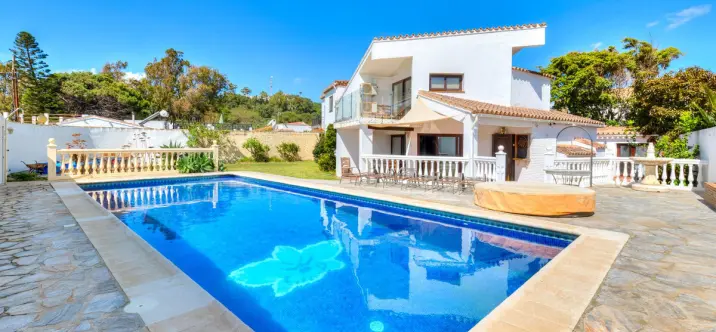 Venta de villa independiente en Estepona 4