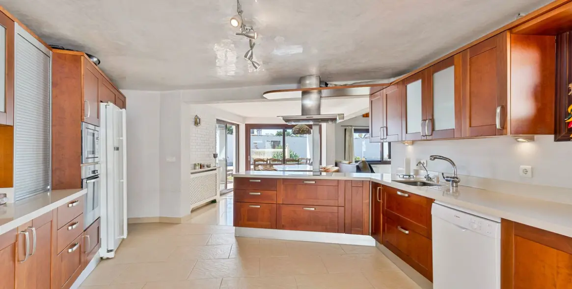 Venta de villa independiente en Estepona 15