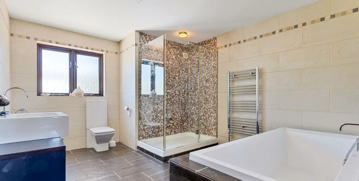 Venta de villa independiente en Estepona 28