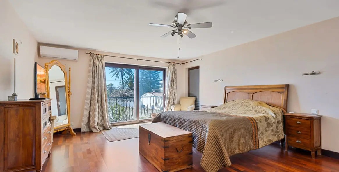 Venta de villa independiente en Estepona 33