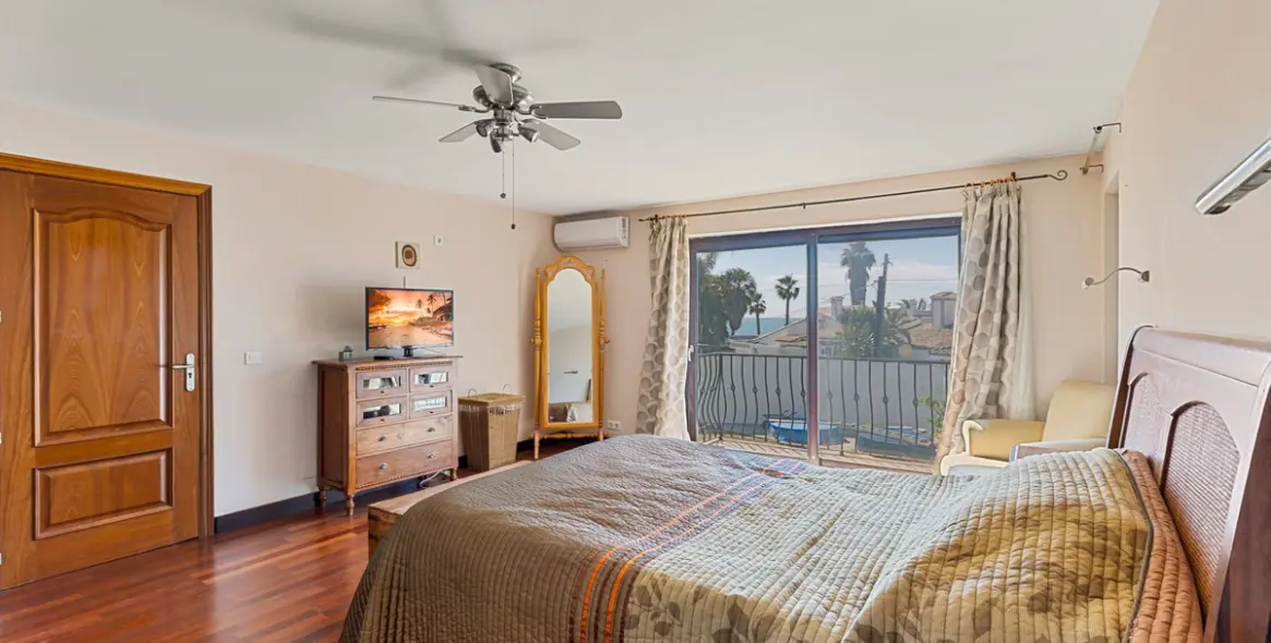 Venta de villa independiente en Estepona 35