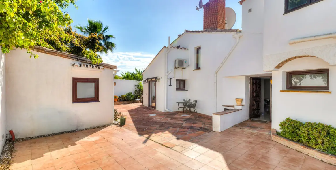 Venta de villa independiente en Estepona 46