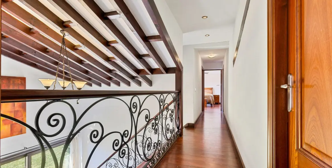 Venta de villa independiente en Estepona 48