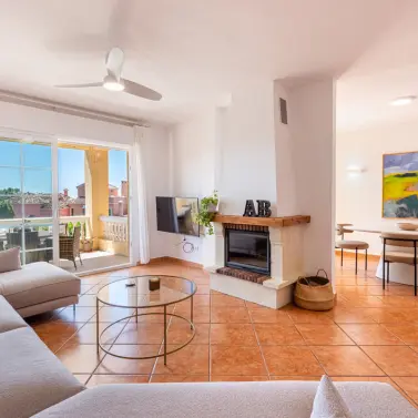Sale of detached villa in Estepona