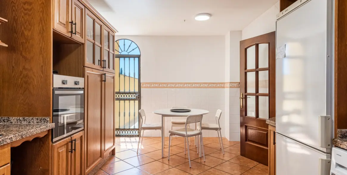 Sale of detached villa in Estepona 10