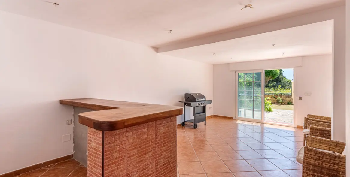 Sale of detached villa in Estepona 29
