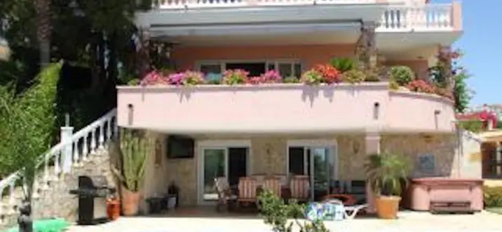 Venta de villa independiente en Calahonda 0