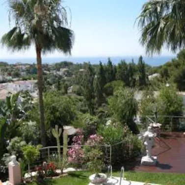 Venta de villa independiente en Calahonda