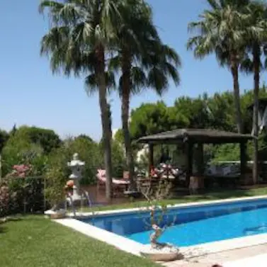 Venta de villa independiente en Calahonda