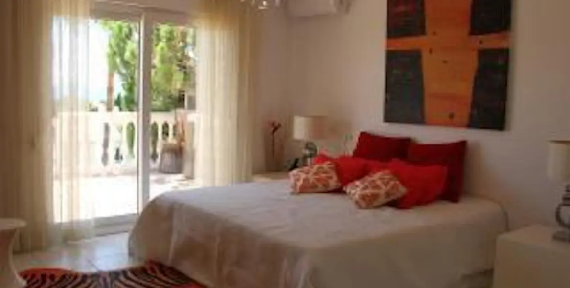 Venta de villa independiente en Calahonda 12