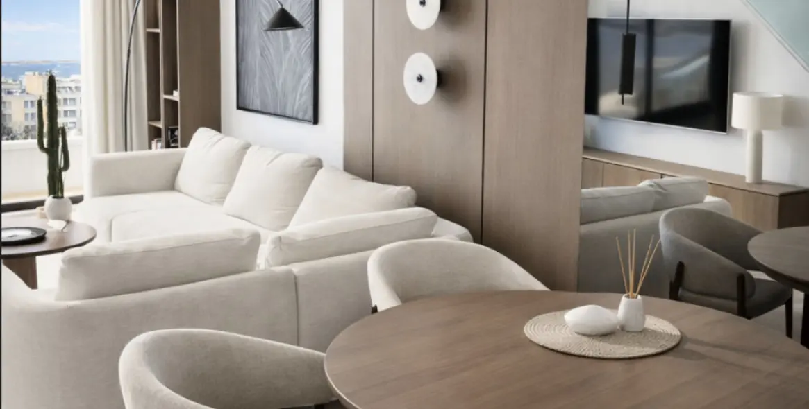 Venta de apartamento en planta media en Estepona 1