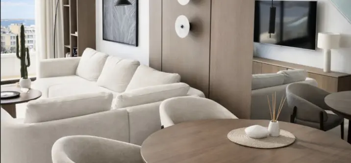 Venta de apartamento en planta media en Estepona 0