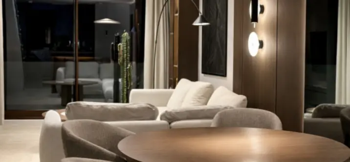 Venta de apartamento en planta media en Estepona 1