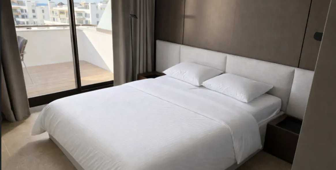 Venta de apartamento en planta media en Estepona 10