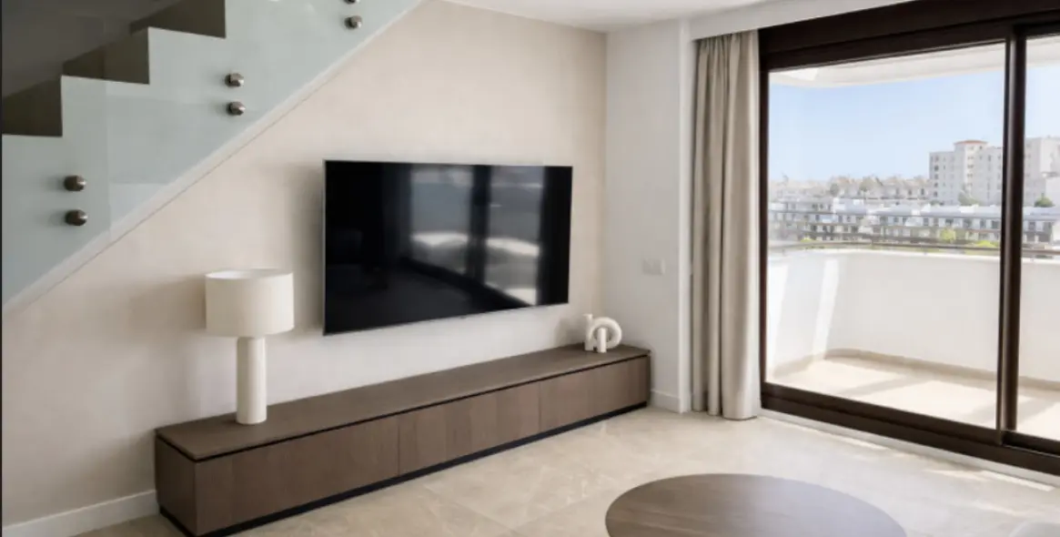 Venta de apartamento en planta media en Estepona 11